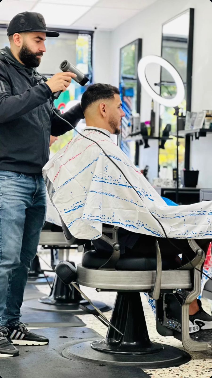 Barbier en pleine action